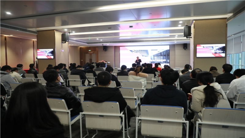 新视角：零距离对话中建物业